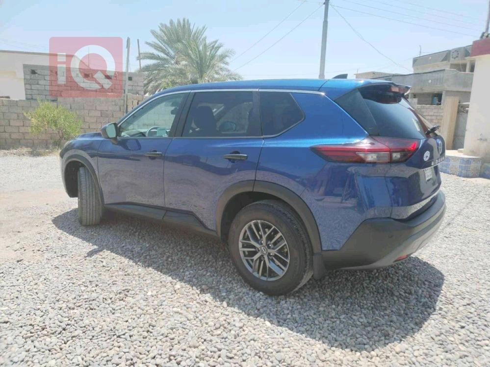 نيسان روج